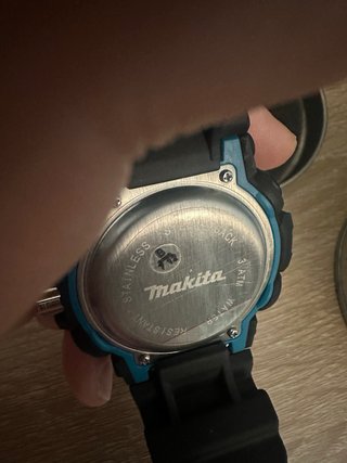 Reloj Makita Negro y Azul