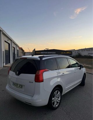 Peugeot 5008 2015