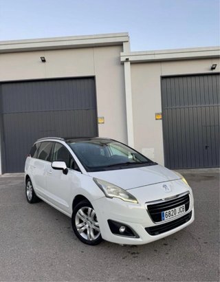 Peugeot 5008 2015