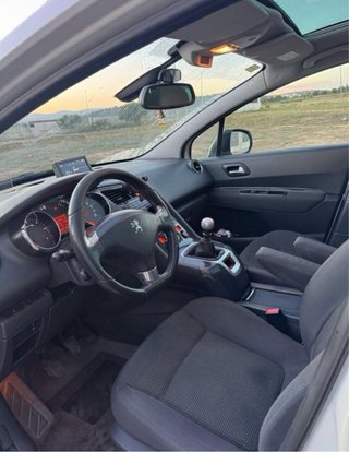 Peugeot 5008 2015