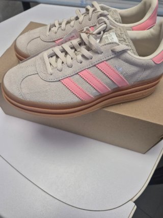 Zapatillas Adidas Gazelle Beige y Rosa