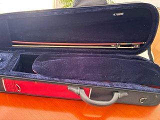 Violín 3/4 con funda y arco. (Figueres)