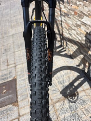 Bicicleta Massi Fura Negra/Amarilla