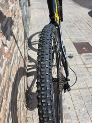 Bicicleta Massi Fura Negra/Amarilla