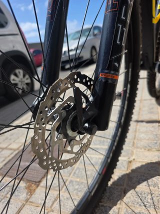 Bicicleta Massi Fura Negra/Amarilla