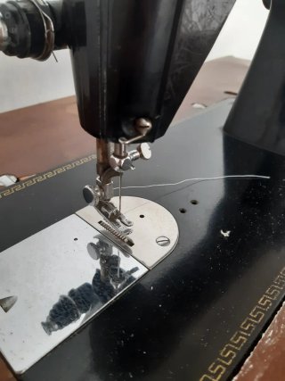 Máquina de coser ALFA vintage