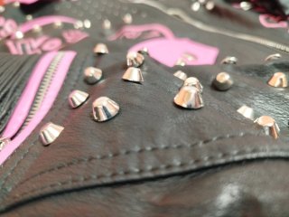 Chaqueta polipiel rosa y negra