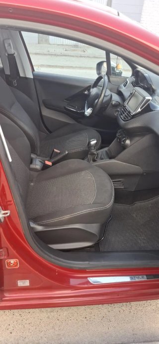 Peugeot 208 2017