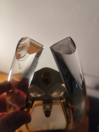 Lámpara techo y 2 mesita cristal y color dorado