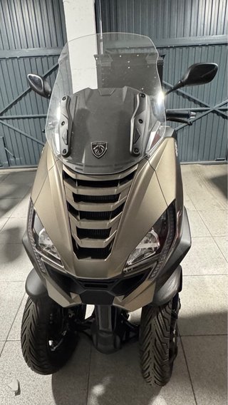 Peugeot Metropolis 400 Scooter