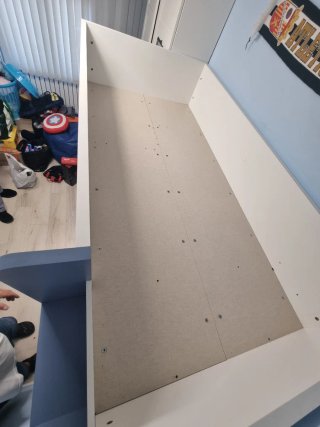 Cama juvenil alta con escritorio