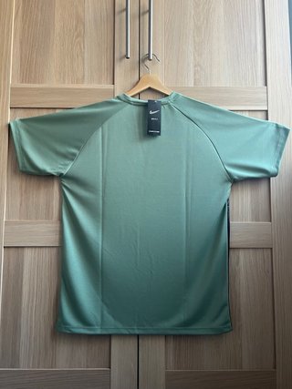 2 Camisetas Nike deportivas NUEVAS. Talla L