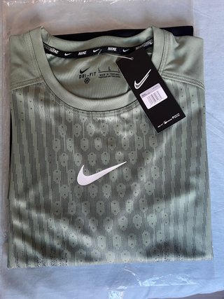 2 Camisetas Nike deportivas NUEVAS. Talla L