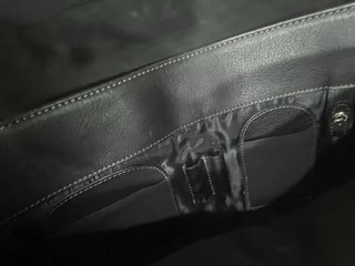 Maletín de piel negro con cremallera