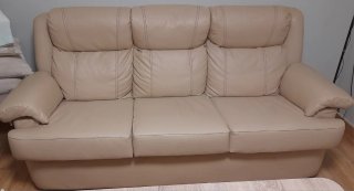 Sofá 3 plazas piel sintética beige Negociable