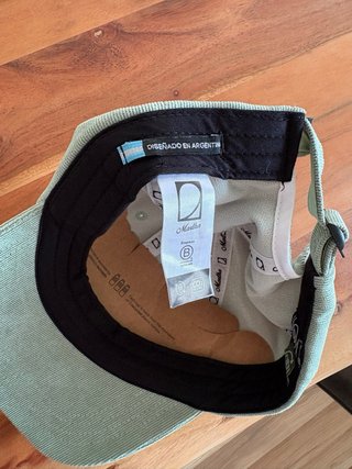 Gorra verde bordada Martha