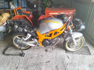 Suzuki SV Naked Plata/Naranja
