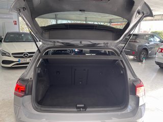 Volkswagen Golf 2025