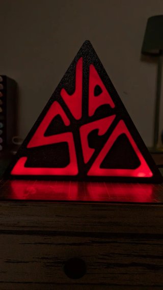 Lampada LED Vasco Rossi Triangolare