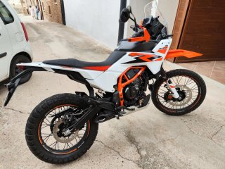 KTM 390 Adventure r Naranja/Blanca