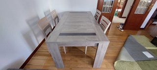 Mesa comedor extensible 180-240 cm  y 4 sillas