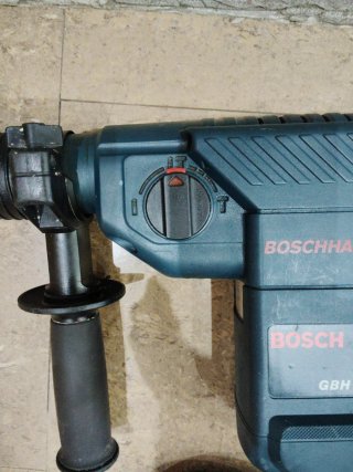 Martillo Bosch GBH 4 DFE