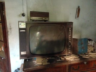 Televisor Antiguo Anglo Beige/Marrón