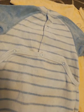 Lote de 7 pijamas de bebé, uno de regalo