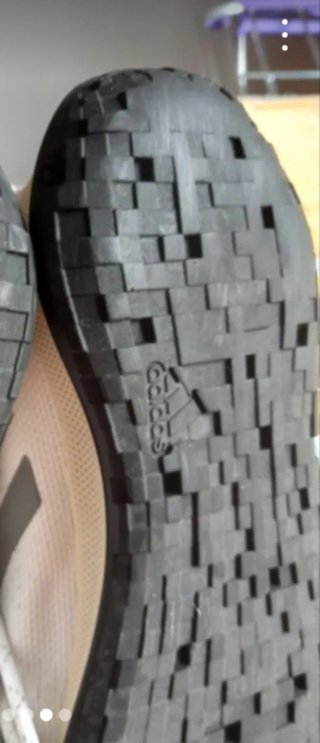 Zapatillas deportivas blancas y beige