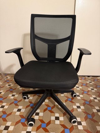 Silla de oficina negra