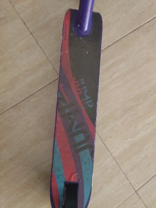 Patinete morado