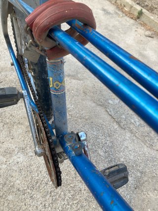 Bicicleta bicicross BH azul para restaurar