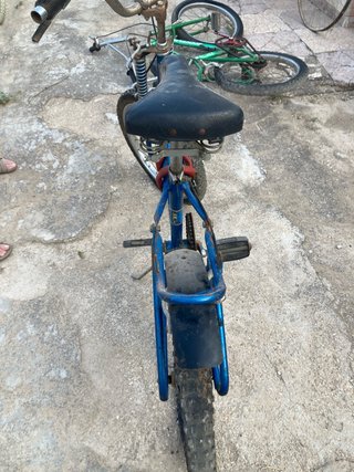Bicicleta bicicross BH azul para restaurar