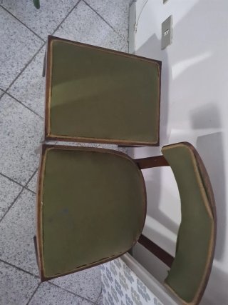 Set 2 poltroncine e pouf in legno e tessuto