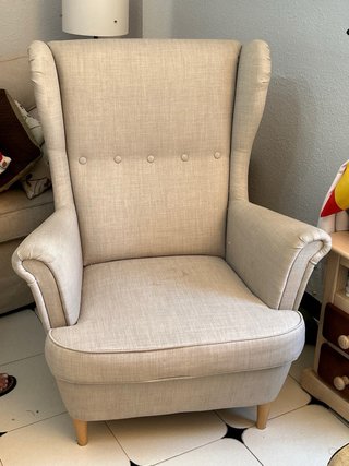 Sillón orejero Ikea beige tela