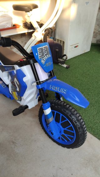 Moto eléctrica infantil azul