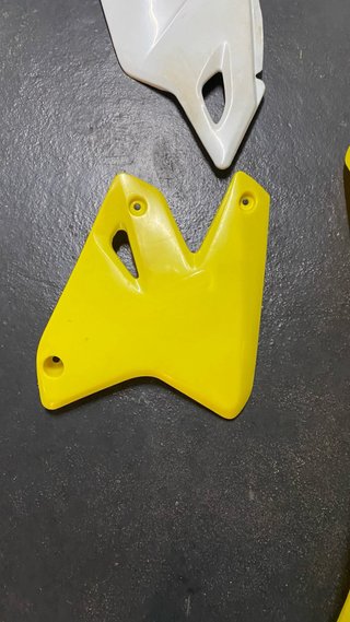 Cachas Suzuki DRZ 400 Amarillas