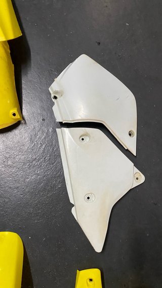 Cachas Suzuki DRZ 400 Amarillas