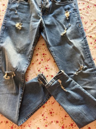 Pantalón vaquero Pull&Bear desgastado