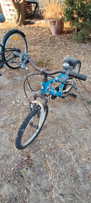 Chipiona Lote de bicicletas para reciclar/reparar
