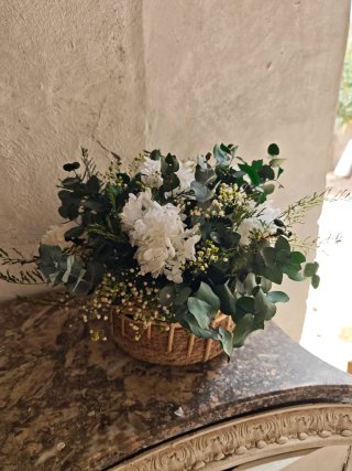 Cesta de flores preservadas