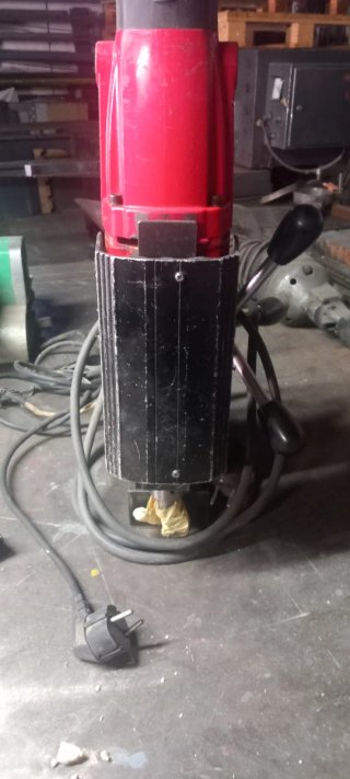 Taladro Magnético y Lote Herramientas