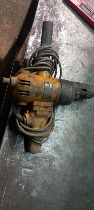 Taladro Magnético y Lote Herramientas