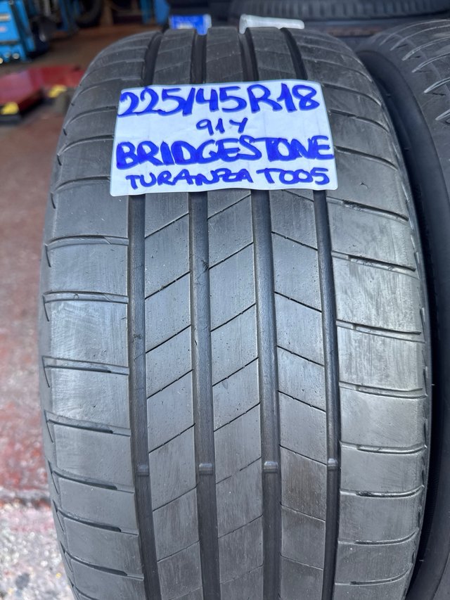 2 Neumáticos 225/45R18 BRIDGESTONE