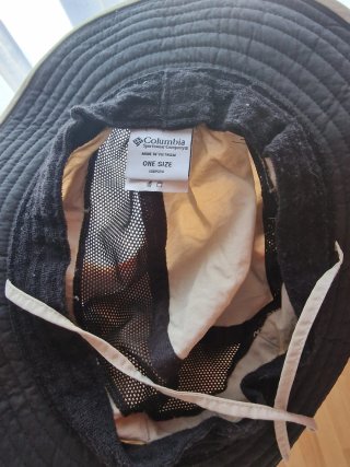Lote 2 Sombreros Montaña: Tilley XXL + Columbia