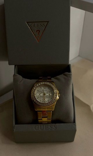 Reloj Guess Dorado con Cristales