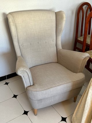 Sillón orejero beige tela Ikea