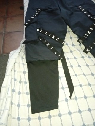 Pantaloni cargo neri con cinture
