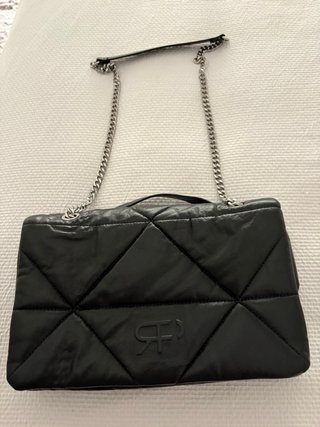Bolso Parfois Negro Acolchado Cadena