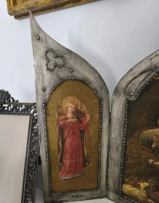 Tríptico religioso antiguo